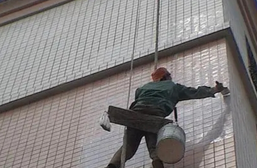 泰州市卫生间漏水维修公司分享下泰州市外墙防水的必要性。